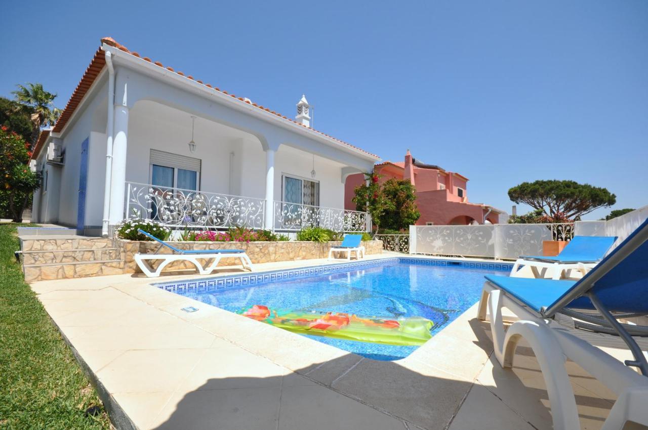 Well-Appointed Villa Is Situated In The Popular Resort Of Vilamoura Quarteira Kültér fotó