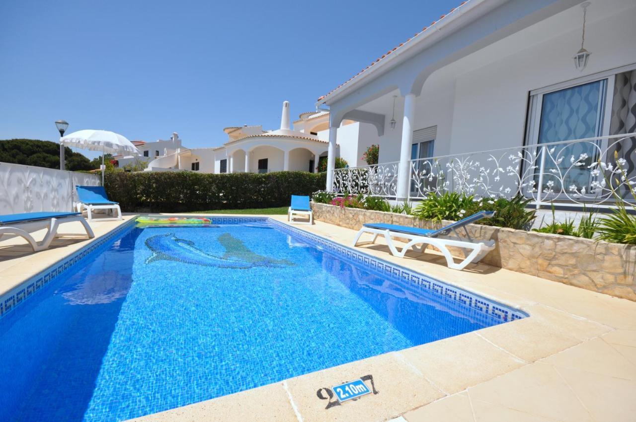 Well-Appointed Villa Is Situated In The Popular Resort Of Vilamoura Quarteira Kültér fotó