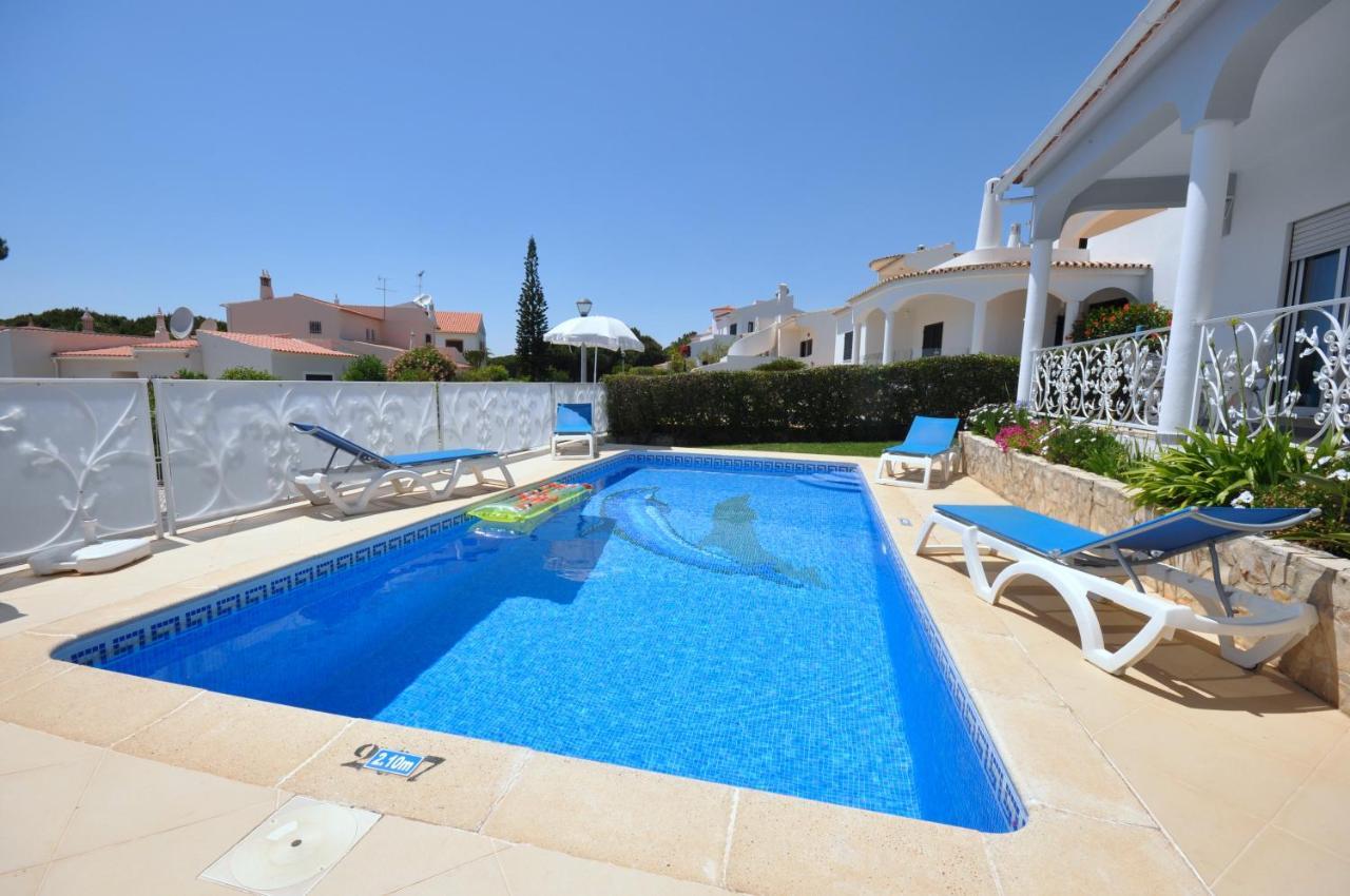 Well-Appointed Villa Is Situated In The Popular Resort Of Vilamoura Quarteira Kültér fotó