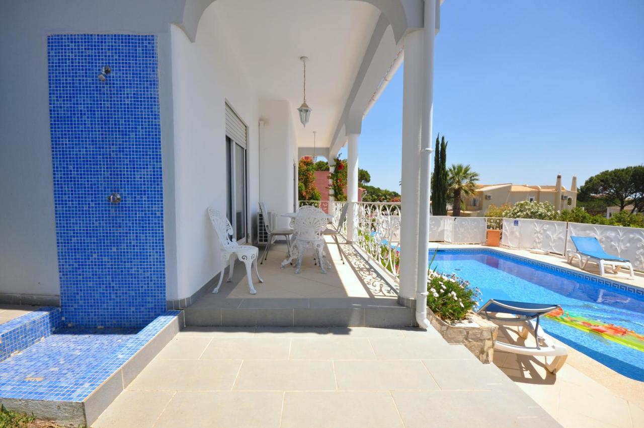 Well-Appointed Villa Is Situated In The Popular Resort Of Vilamoura Quarteira Kültér fotó