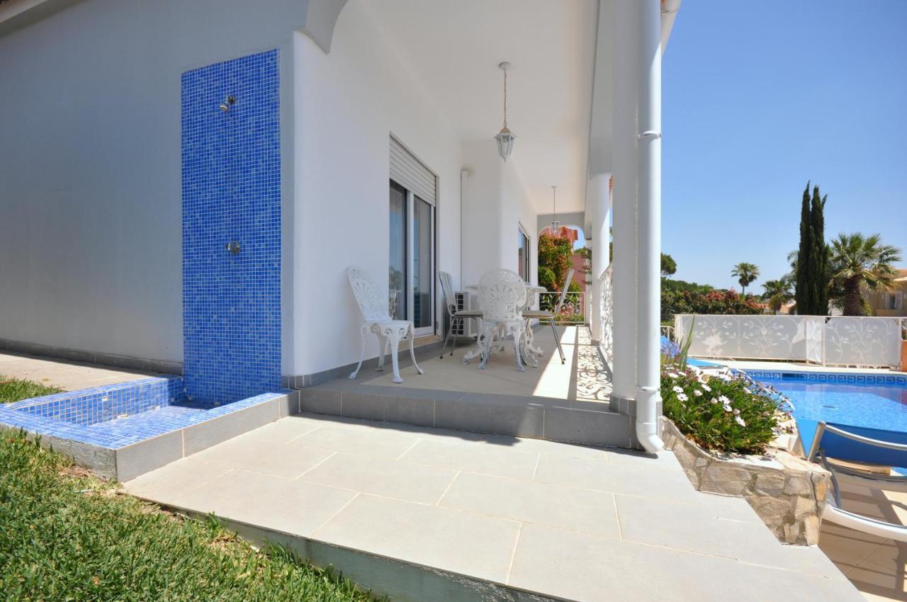 Well-Appointed Villa Is Situated In The Popular Resort Of Vilamoura Quarteira Kültér fotó